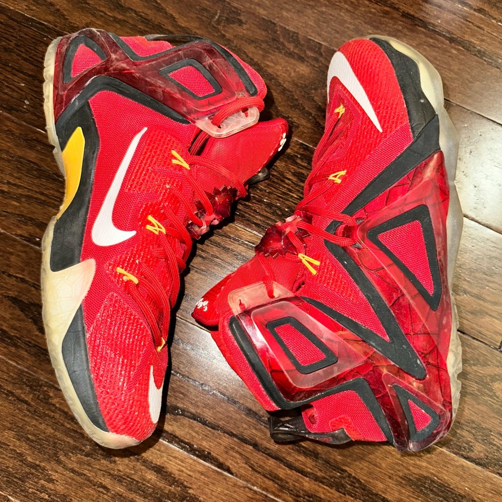 Nike Lebron James 2015 sneaker red men’s US 9.5
